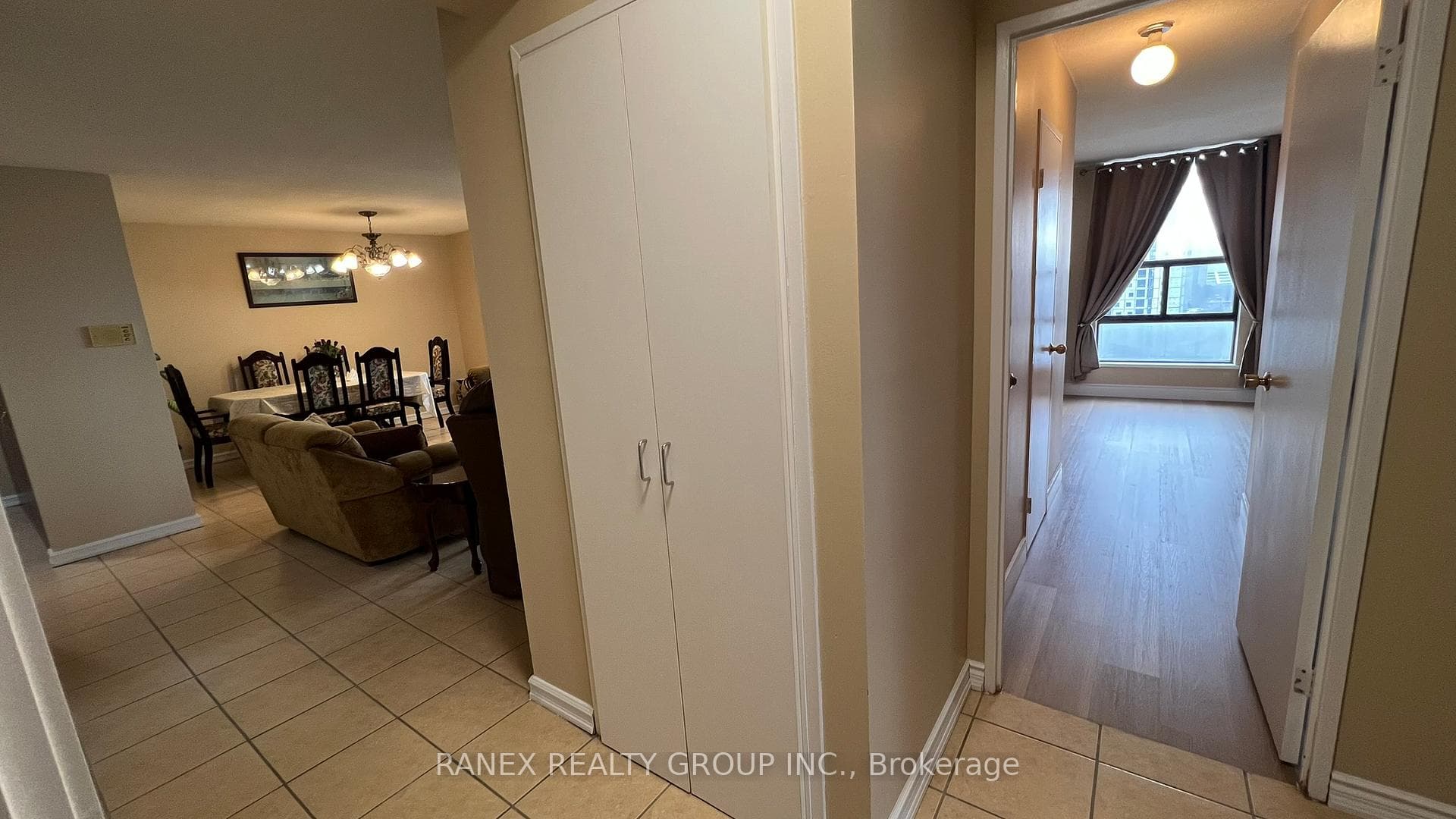 18 Knightsbridge Road Unit 1012 photo 28