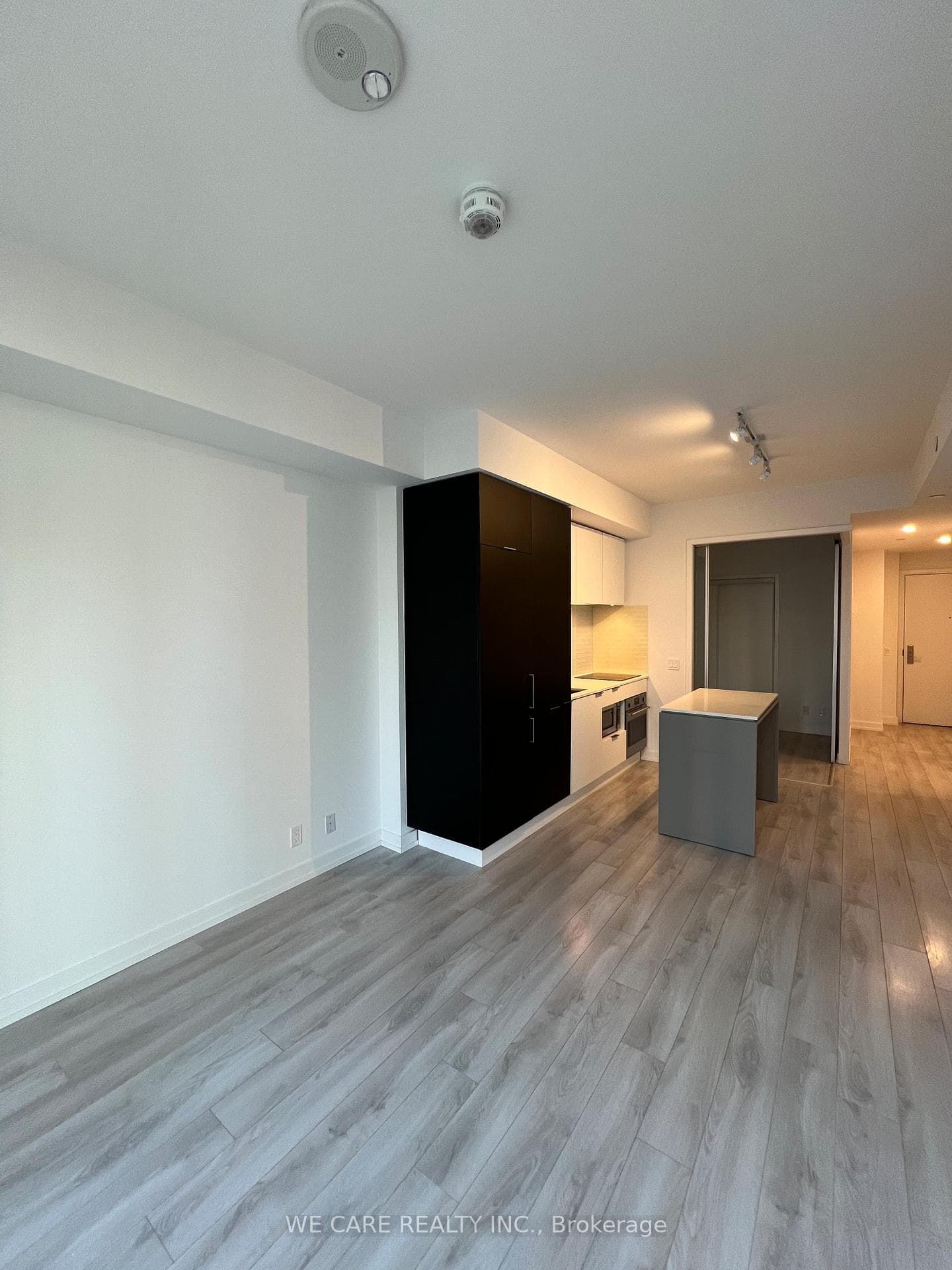 33 Helendale Avenue Unit 1407 photo 11