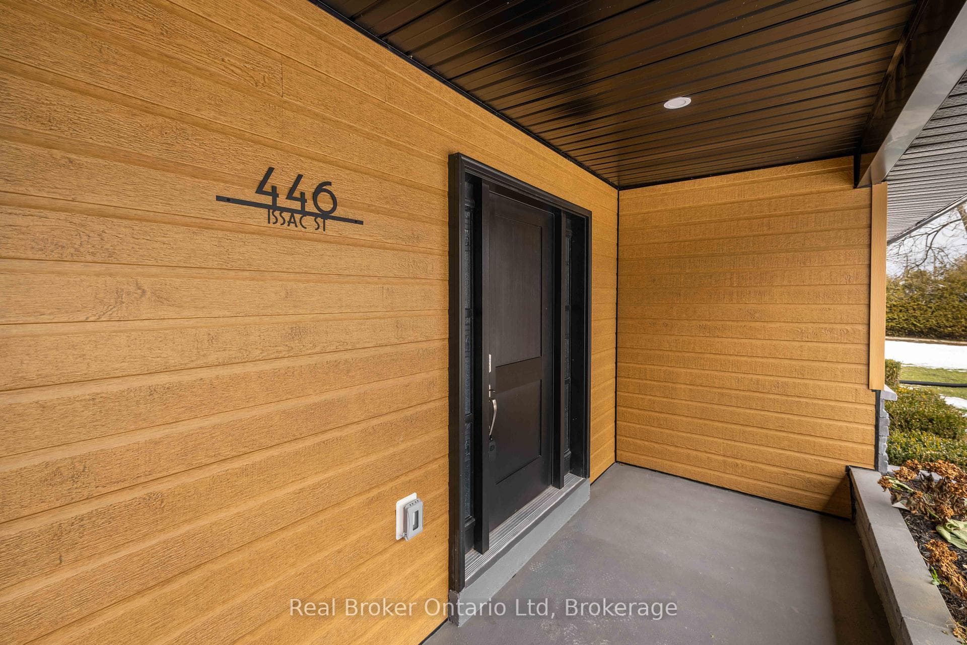446 Isaac Street photo 3