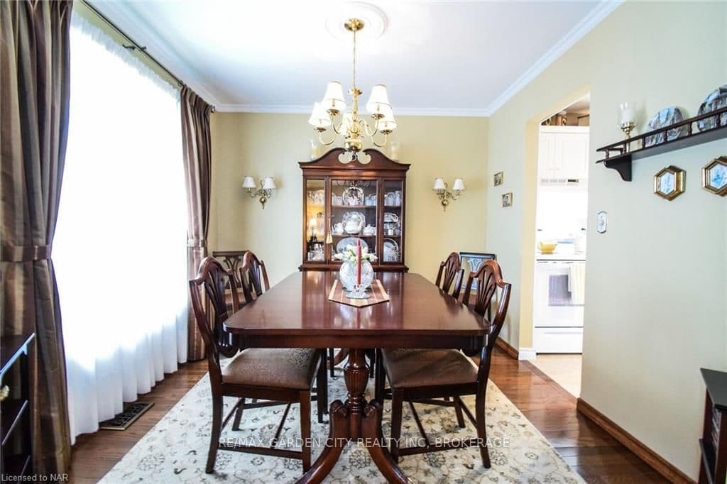 4 GOVERNOR SIMCOE Drive photo 11