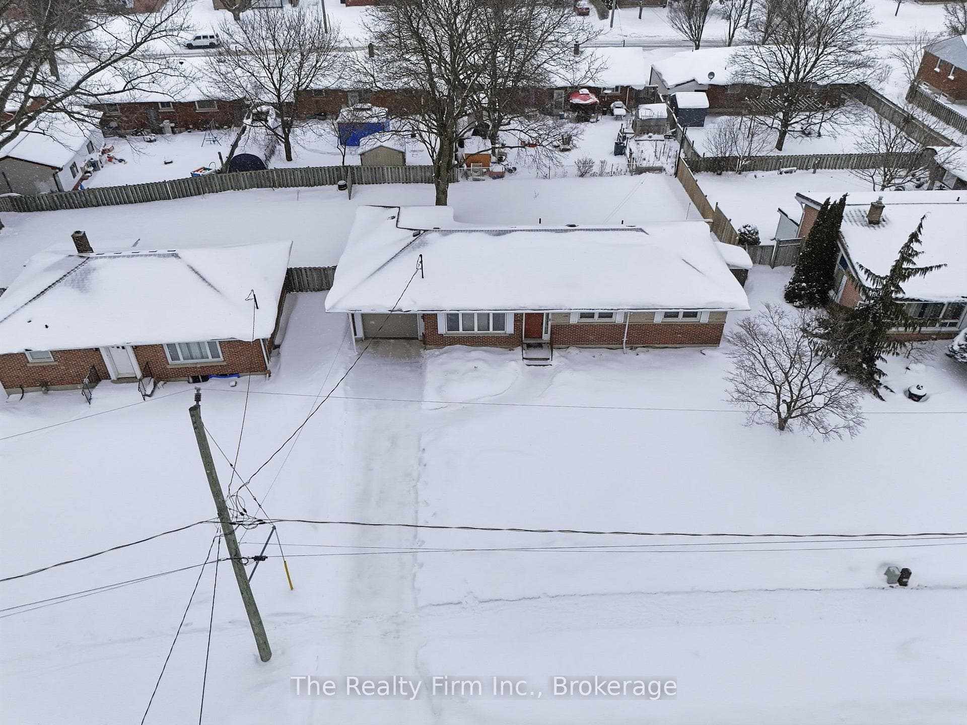 1047 Elora Road photo 45