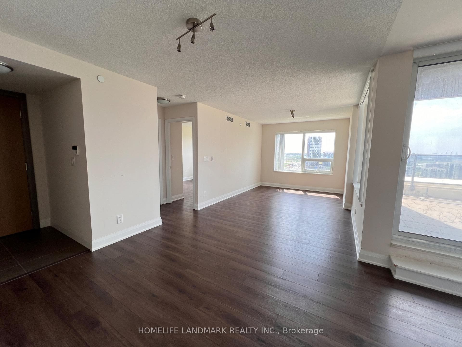 18 Uptown Drive Unit 2107 photo 8