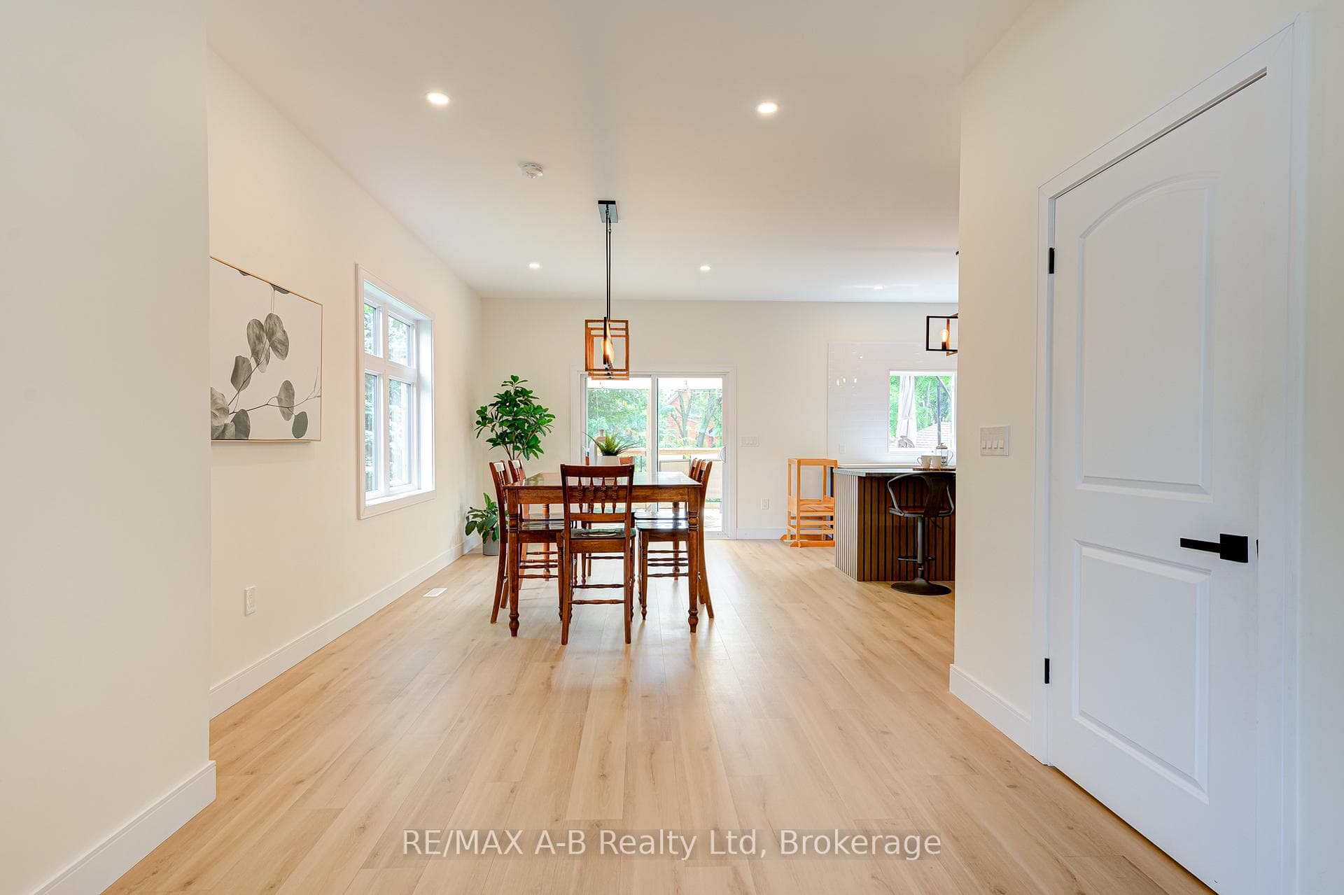 261 Albert Street photo 14