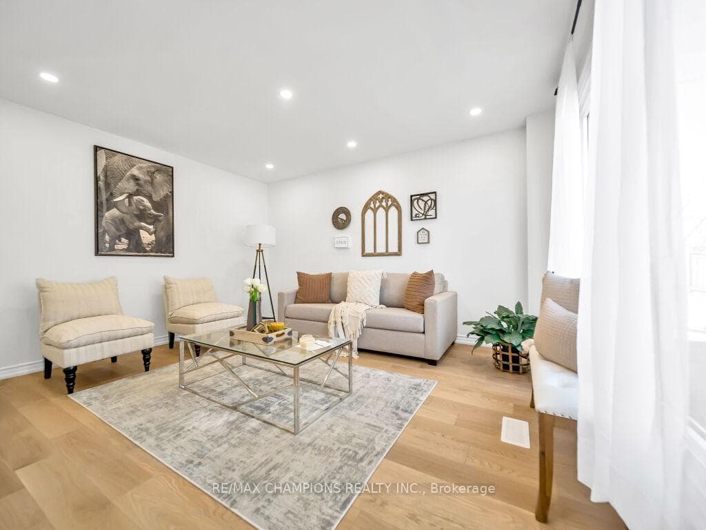 4 Claudia Avenue photo 6