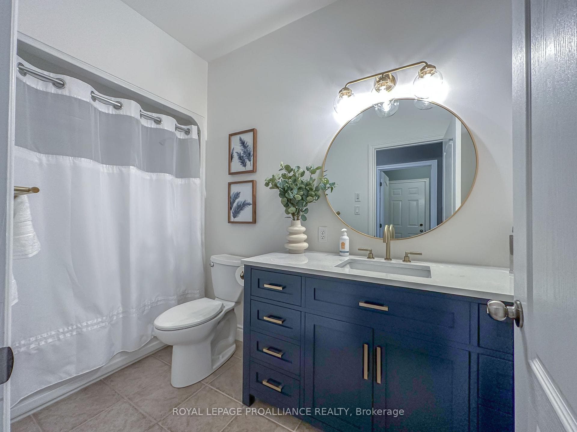 841 Roshan Drive photo 10