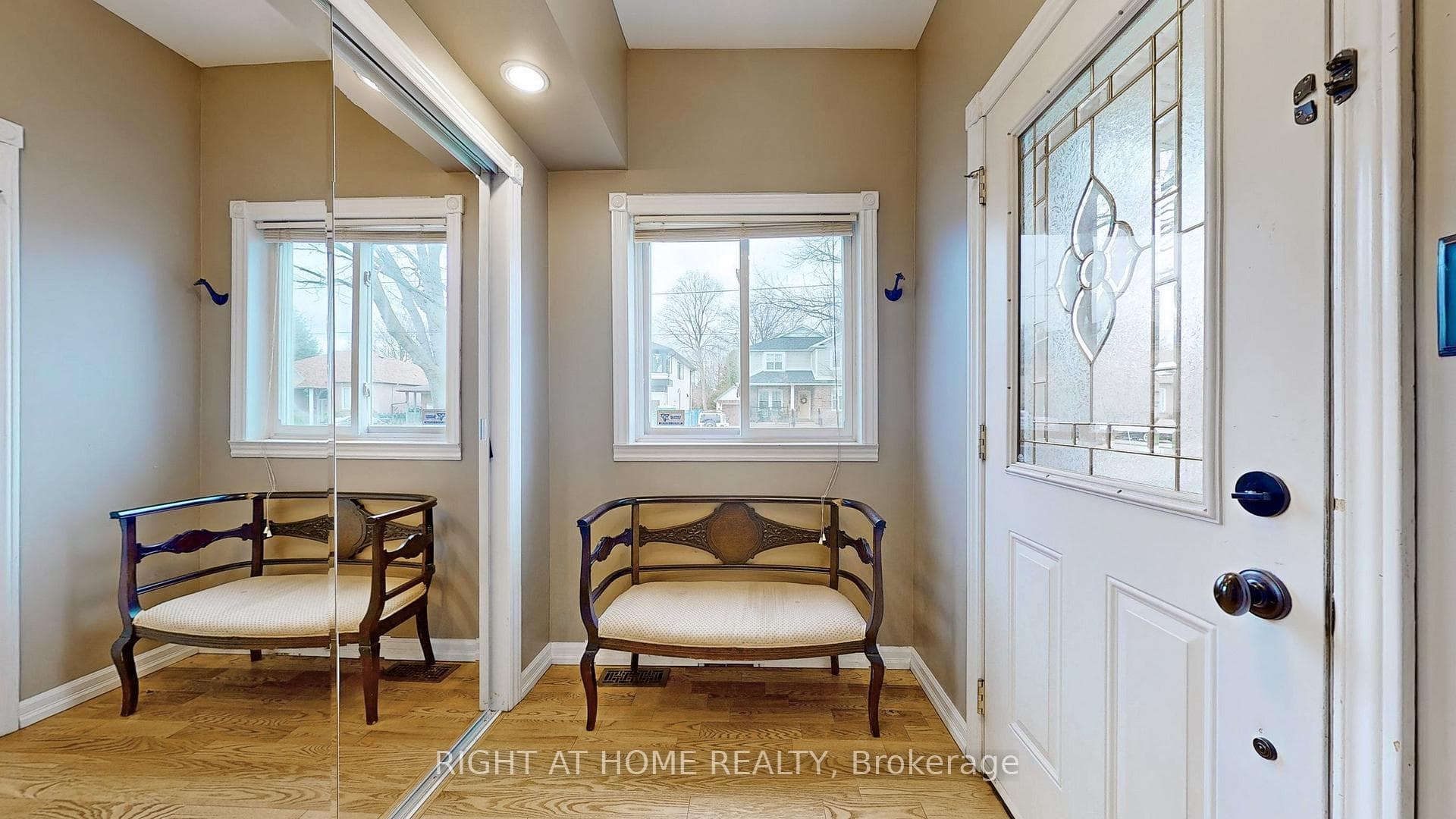 68 Eaglewood Boulevard photo 4