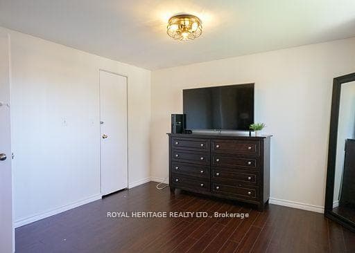 352 Kinmount Crescent photo 18