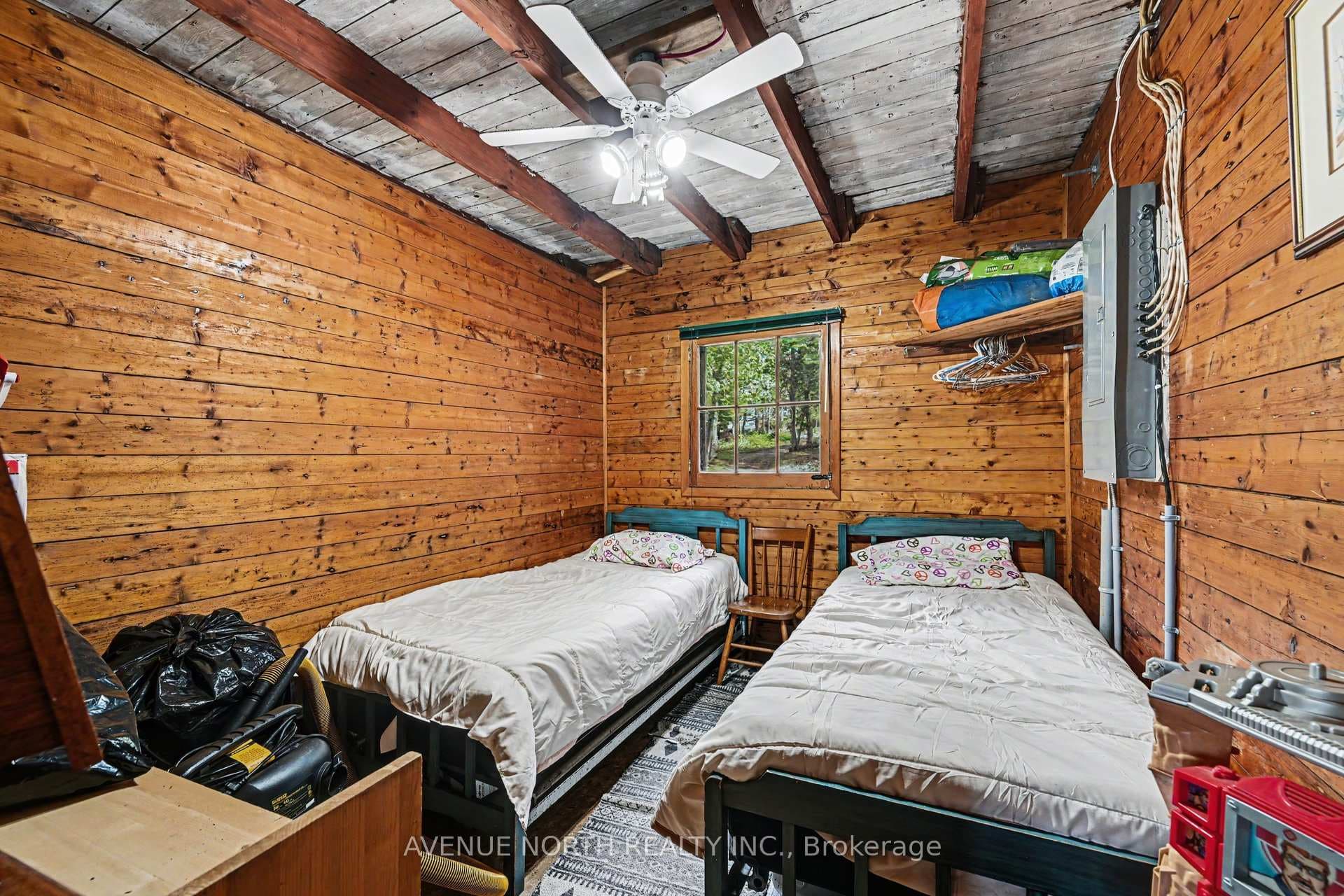 366 Holly Lane photo 18