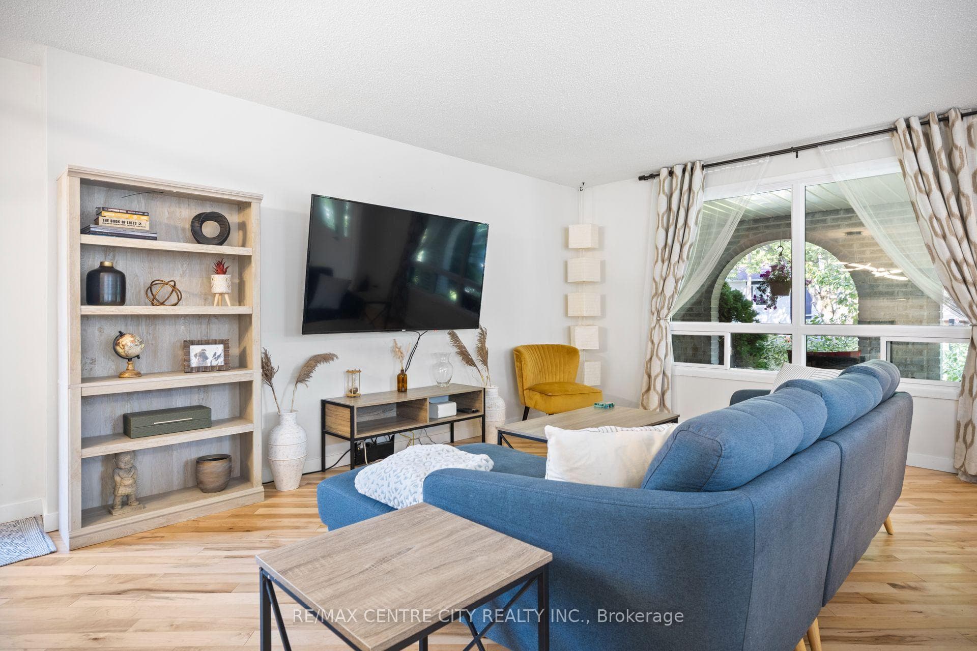 684 Macyoung Drive photo 9
