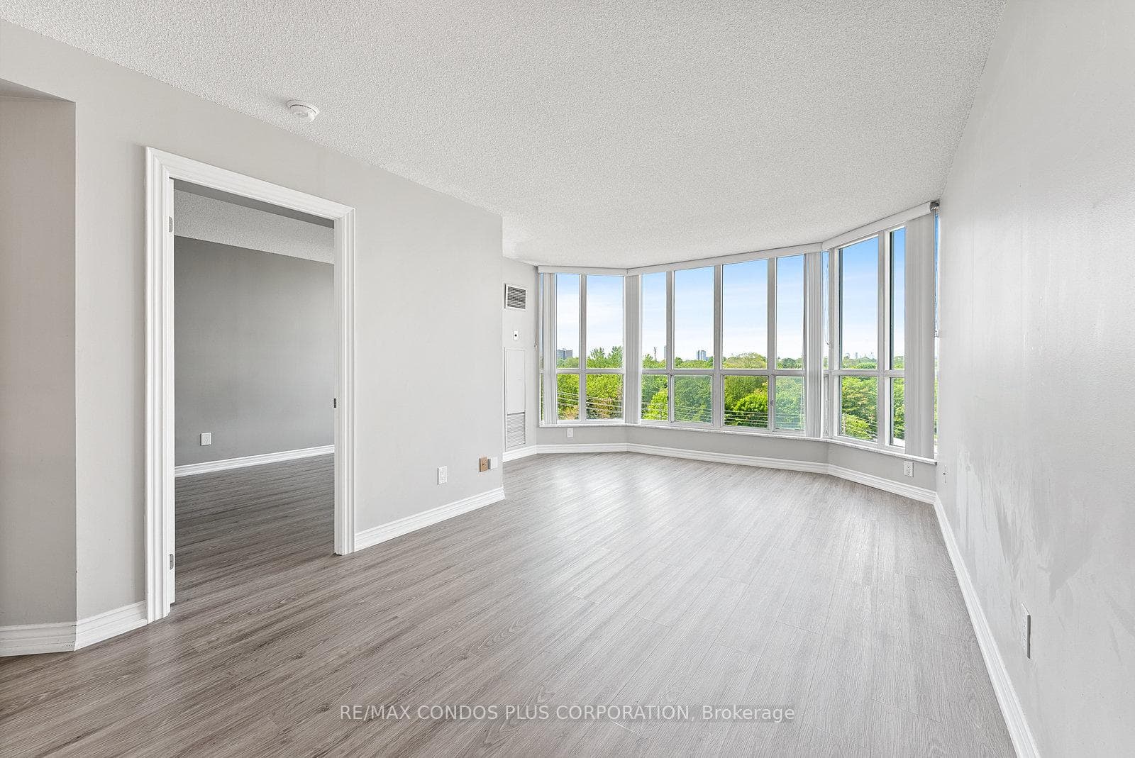 2285 Lake Shore Boulevard Unit 609 photo 14