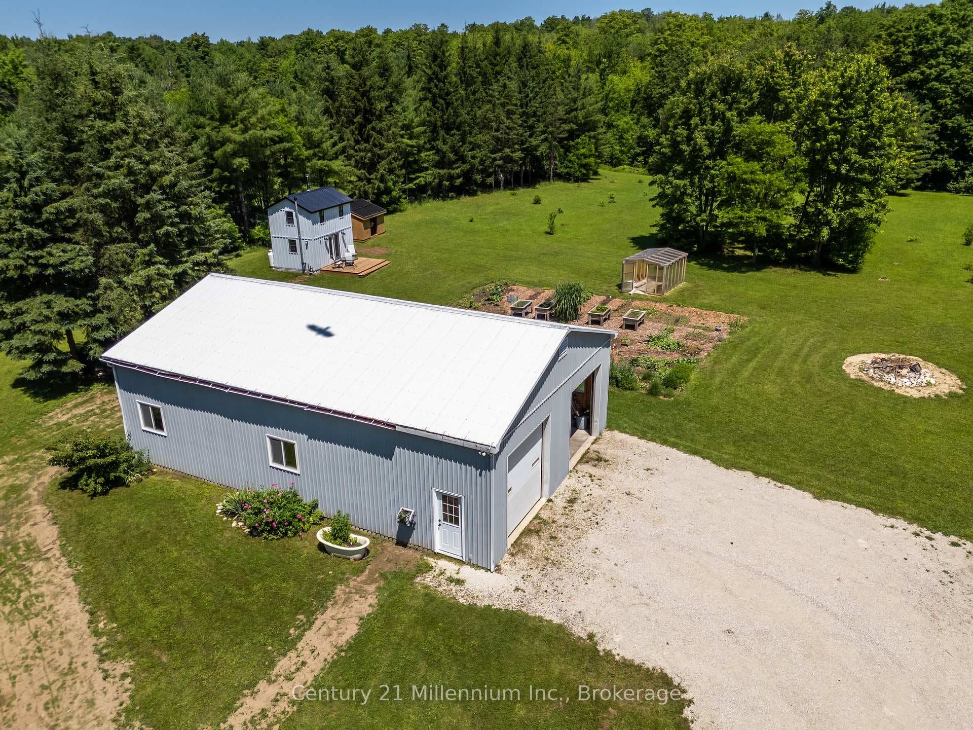 414681 Baseline Road photo 40