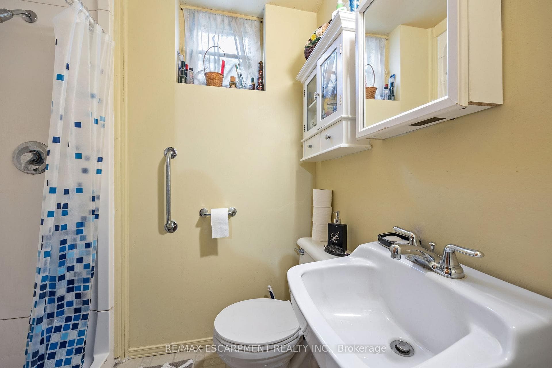 71 McRoberts Avenue photo 28