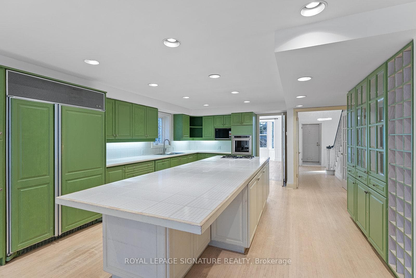 56 Mason Boulevard photo 9