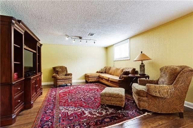 261 Betty Ann Drive photo 14