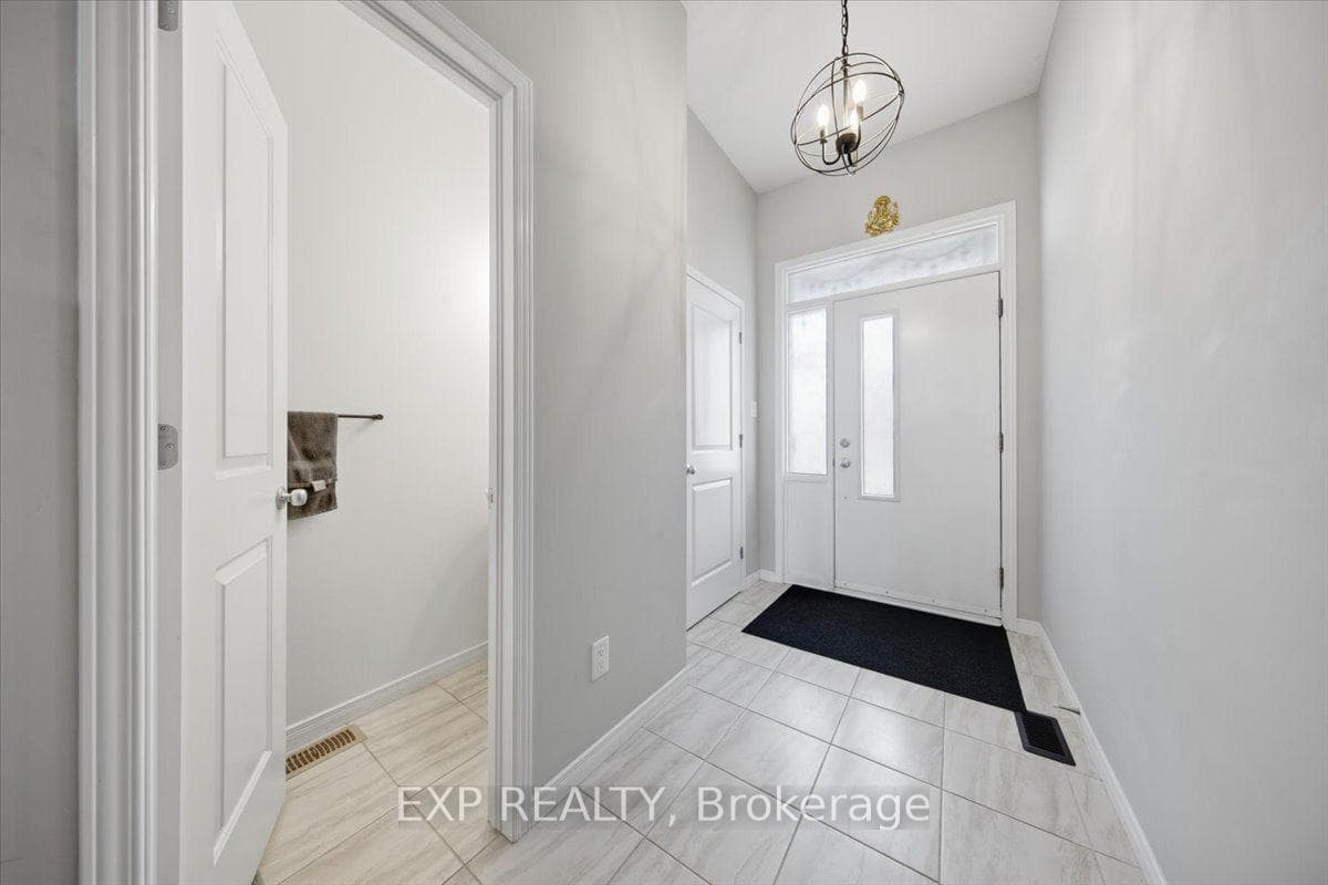 92 Riddell Street photo 3
