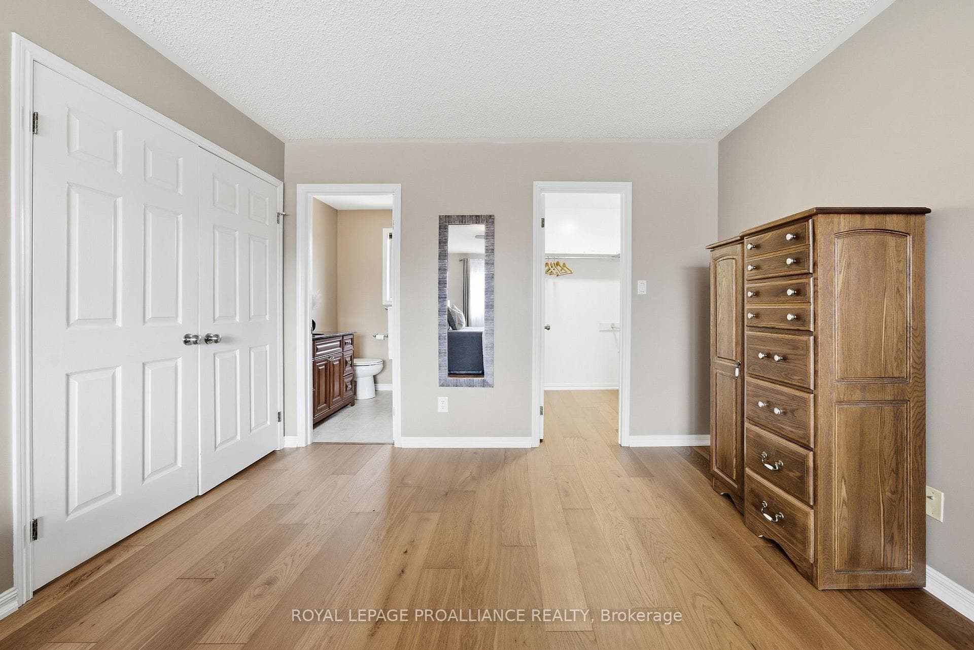 6 Thompson Court photo 29