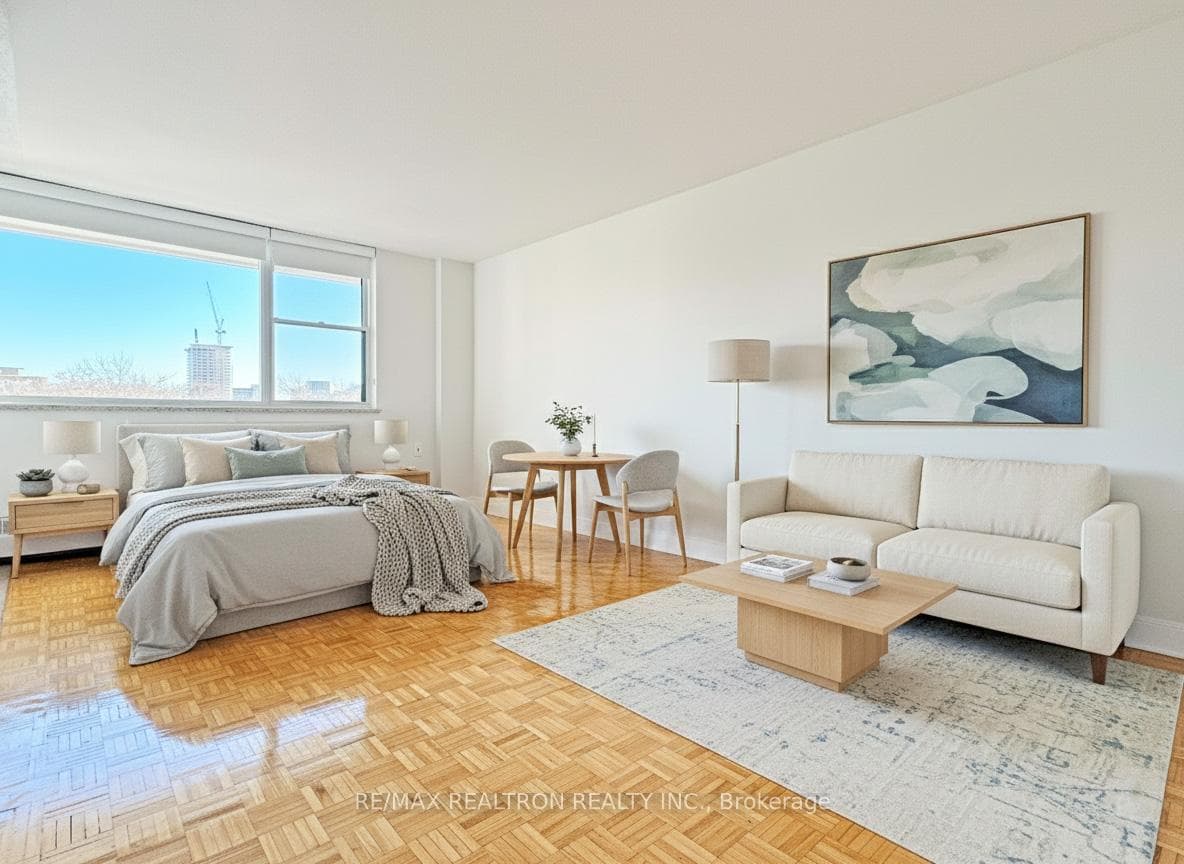 276 St George Street Unit 702 photo 1