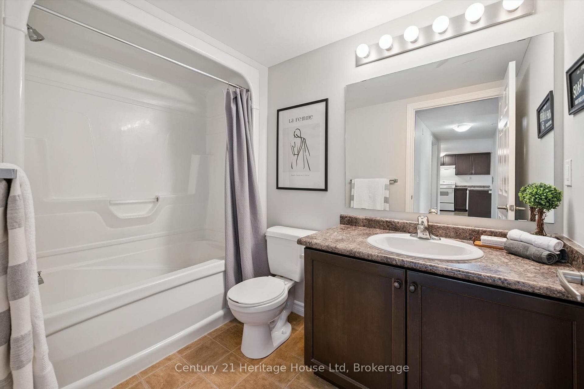 60 Lynnmore Street photo 14