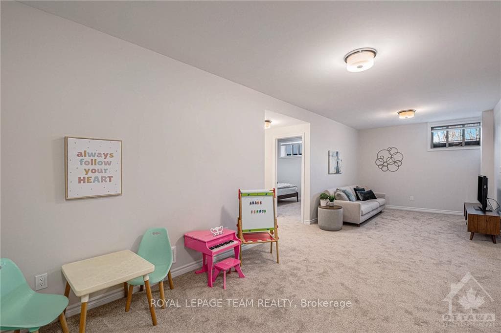 108 BONNE RENOMMEE Avenue photo 25