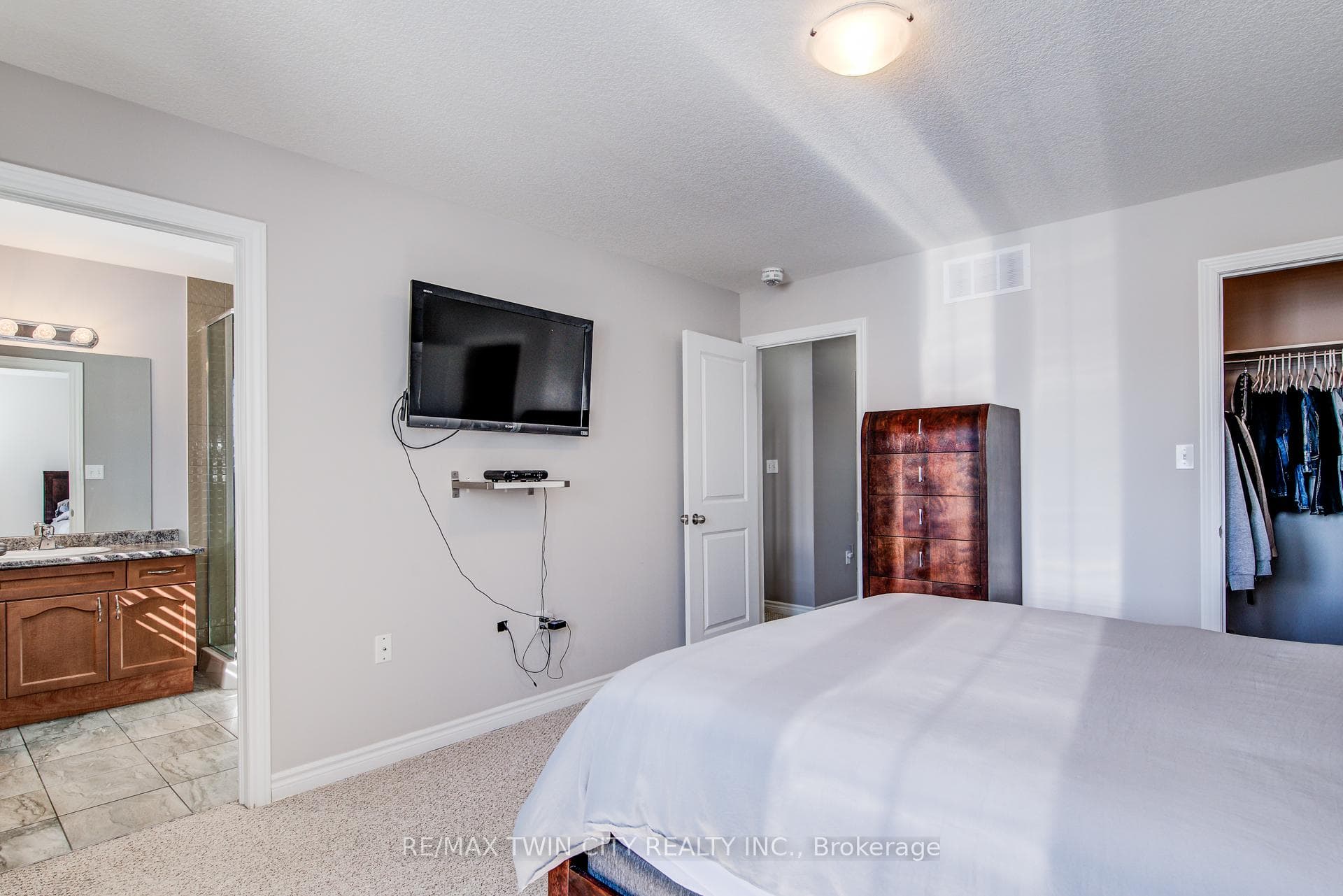 100 CHESTER Drive Unit 28 photo 26