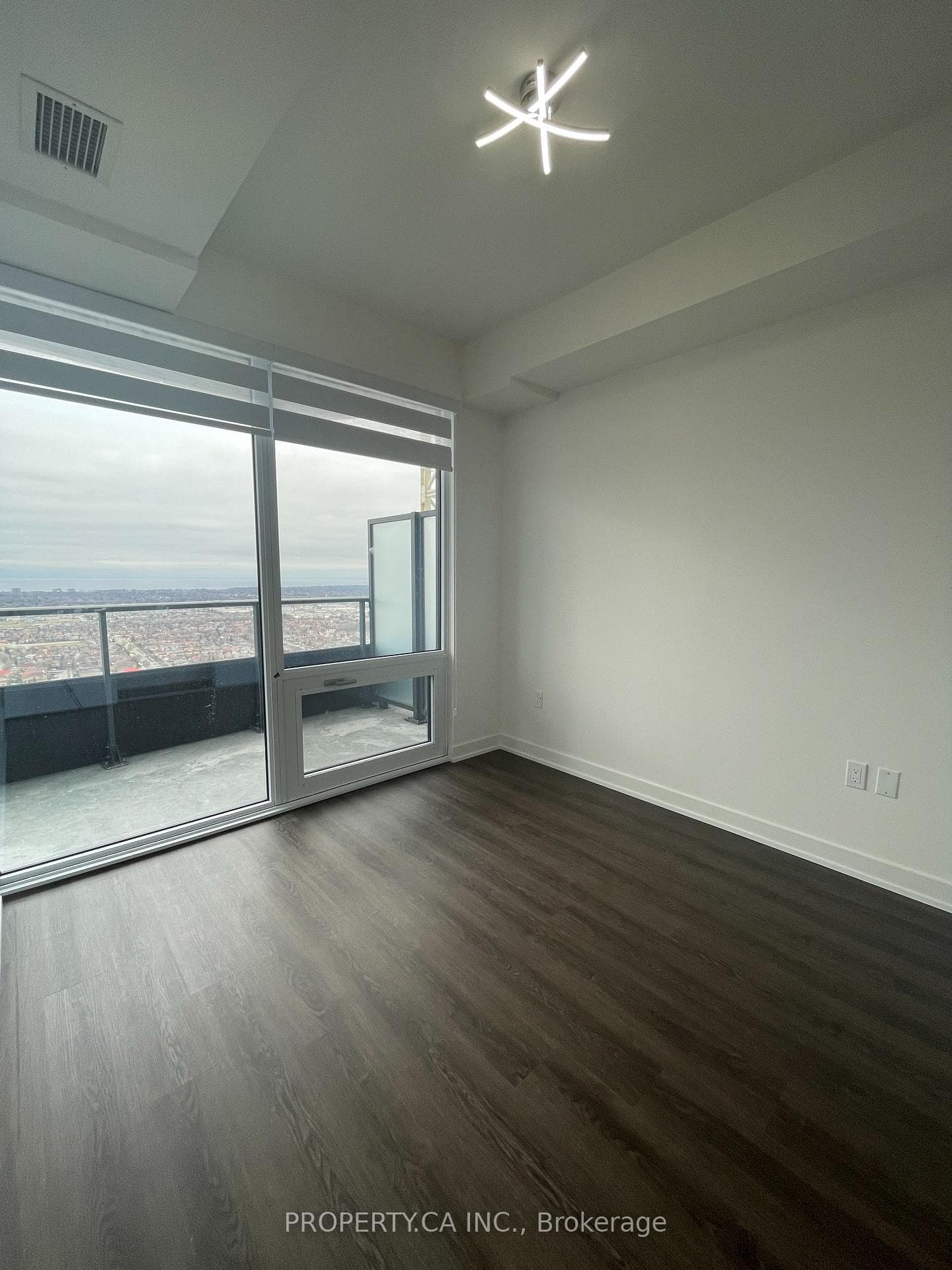 448 Burnhamthorpe Road Unit 3409 photo 17