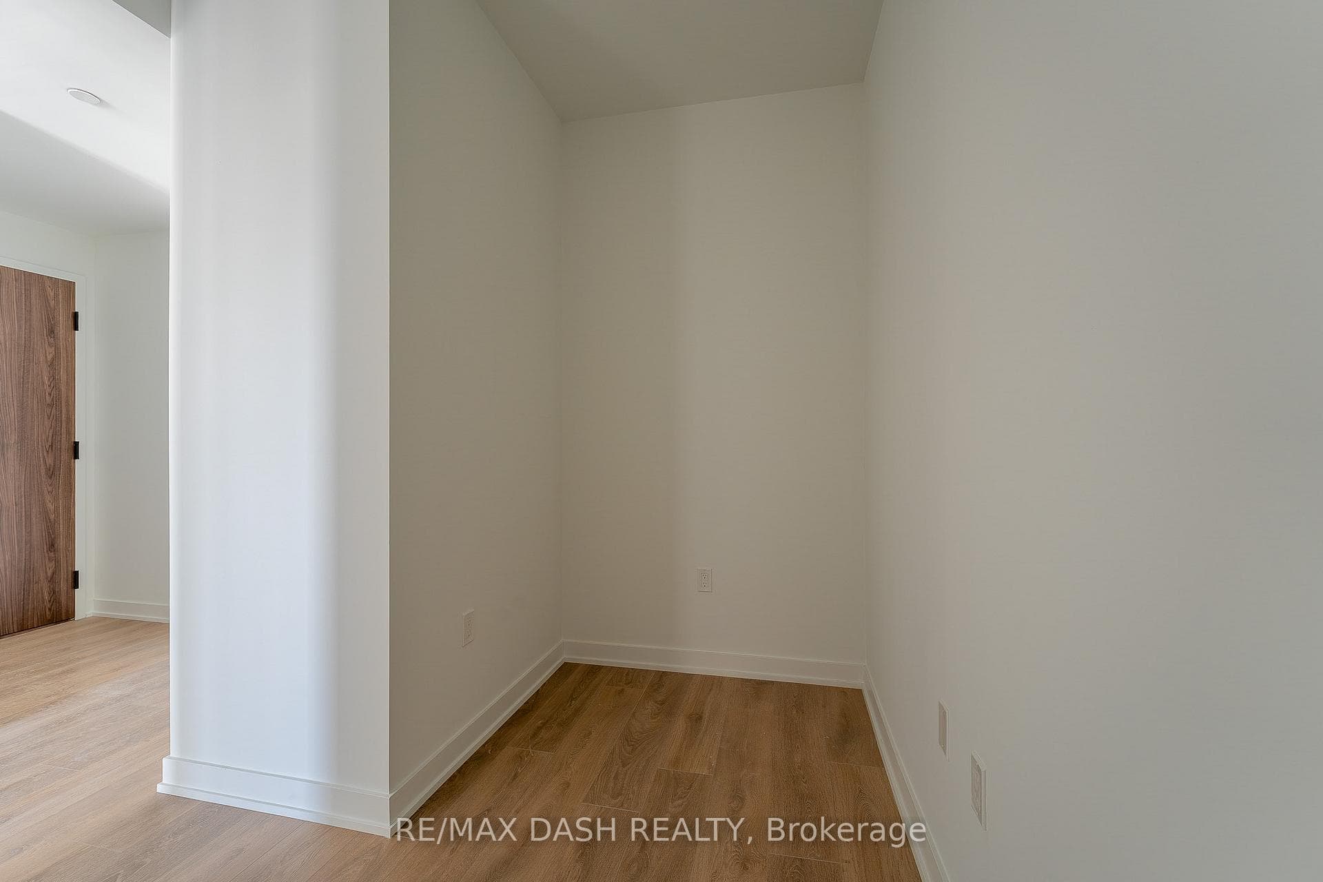1037 THE QUEENSWAY Avenue Unit 1001 photo 12