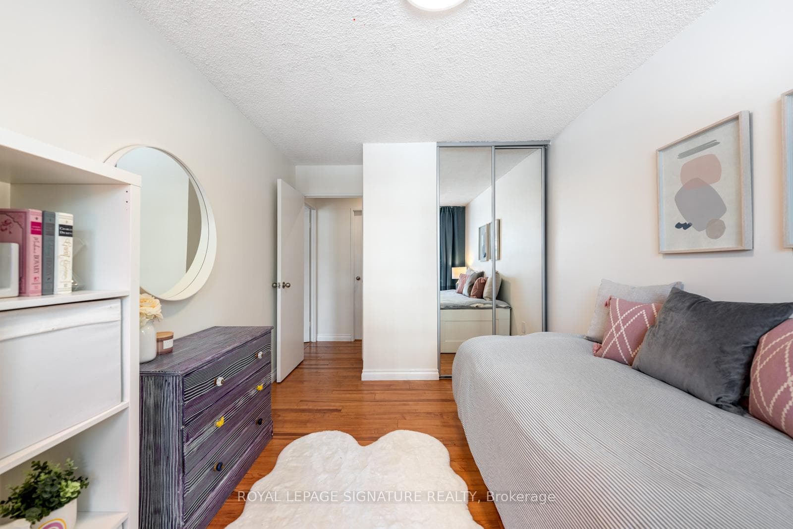 50 Quebec Avenue Unit 305 photo 8