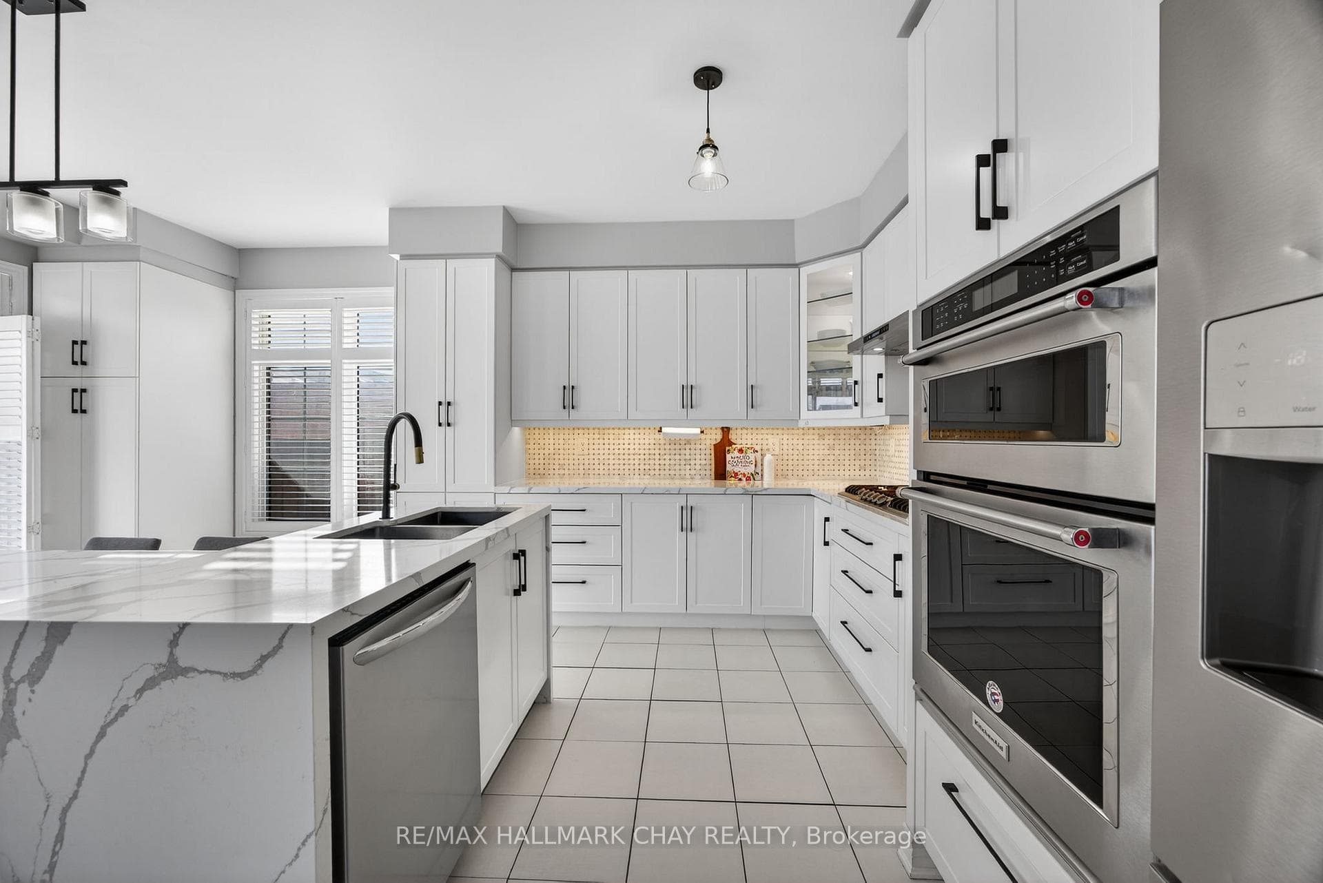 997 Barton Way photo 14