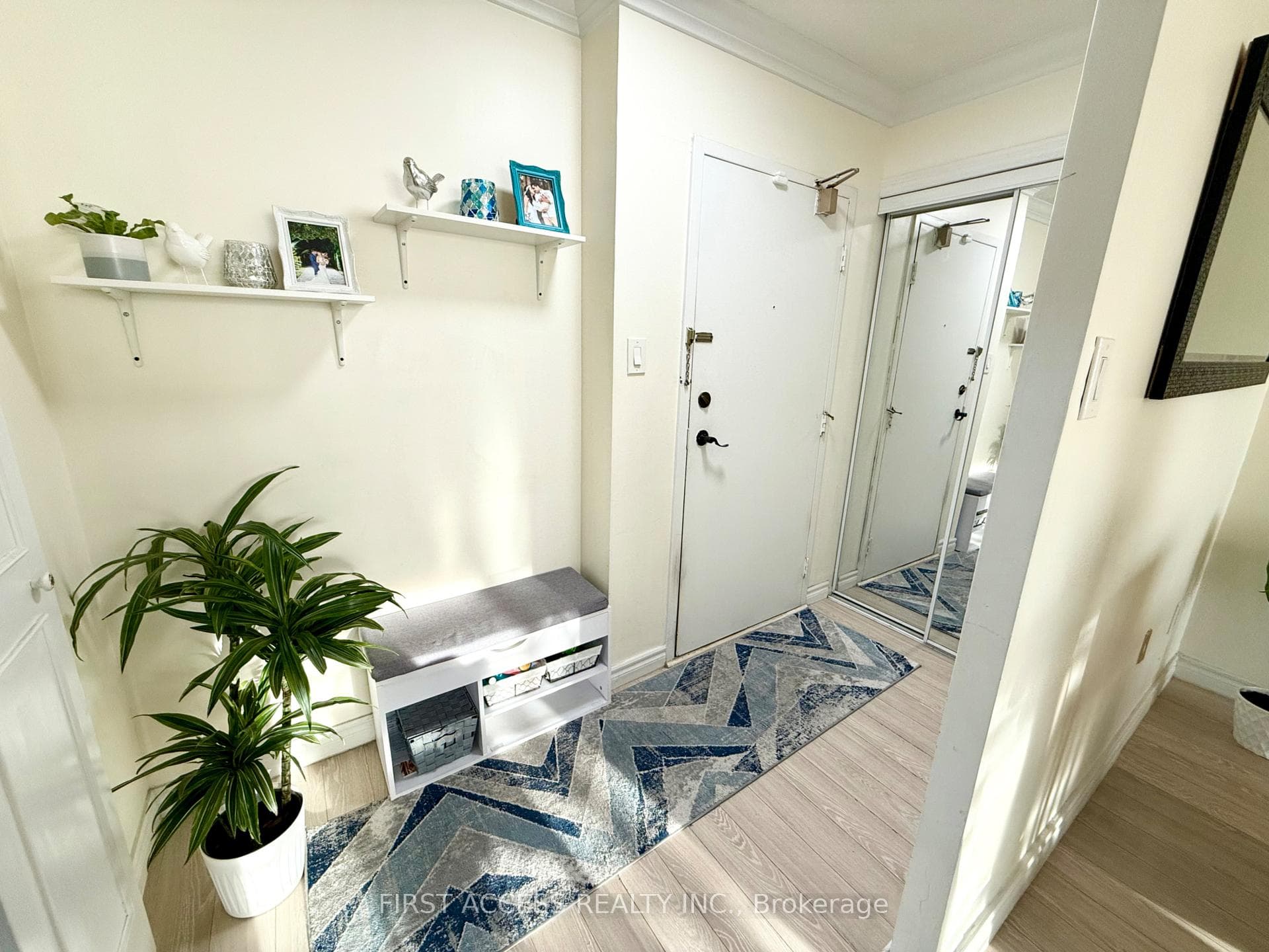 25 Silver Springs Boulevard Unit 111 photo 2