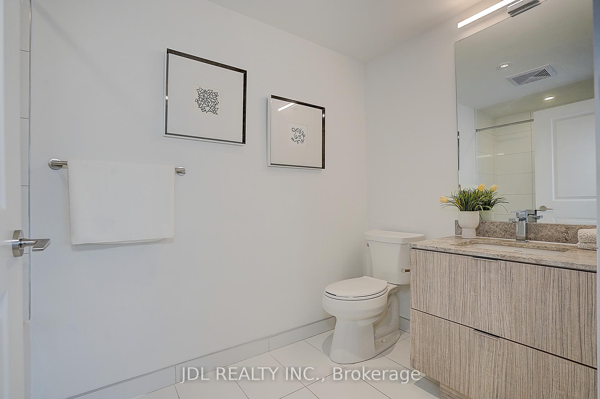 395 Bloor Street Unit 3902 photo 8