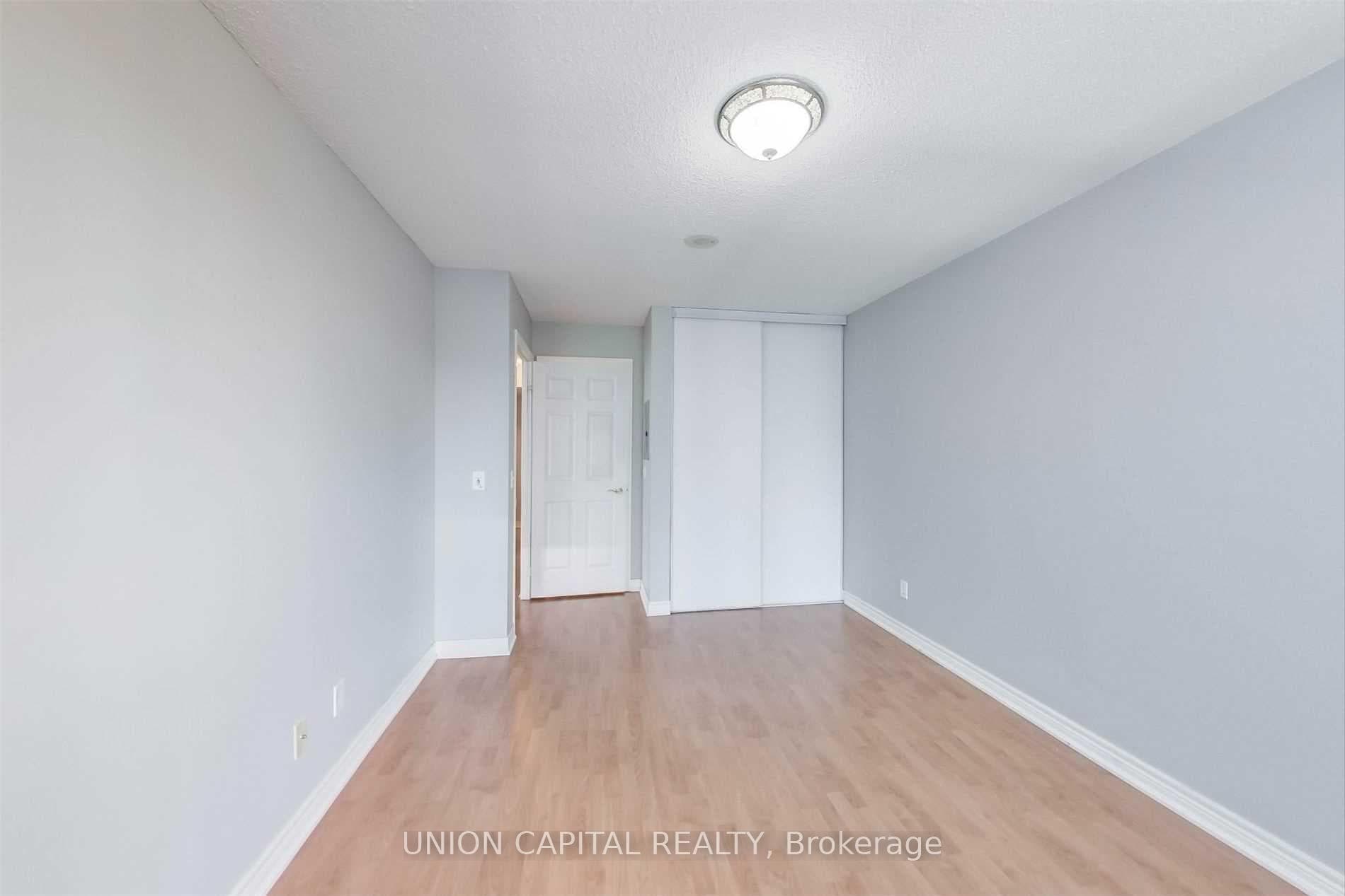 30 Grand Trunk Crescent Unit 1506 photo 26