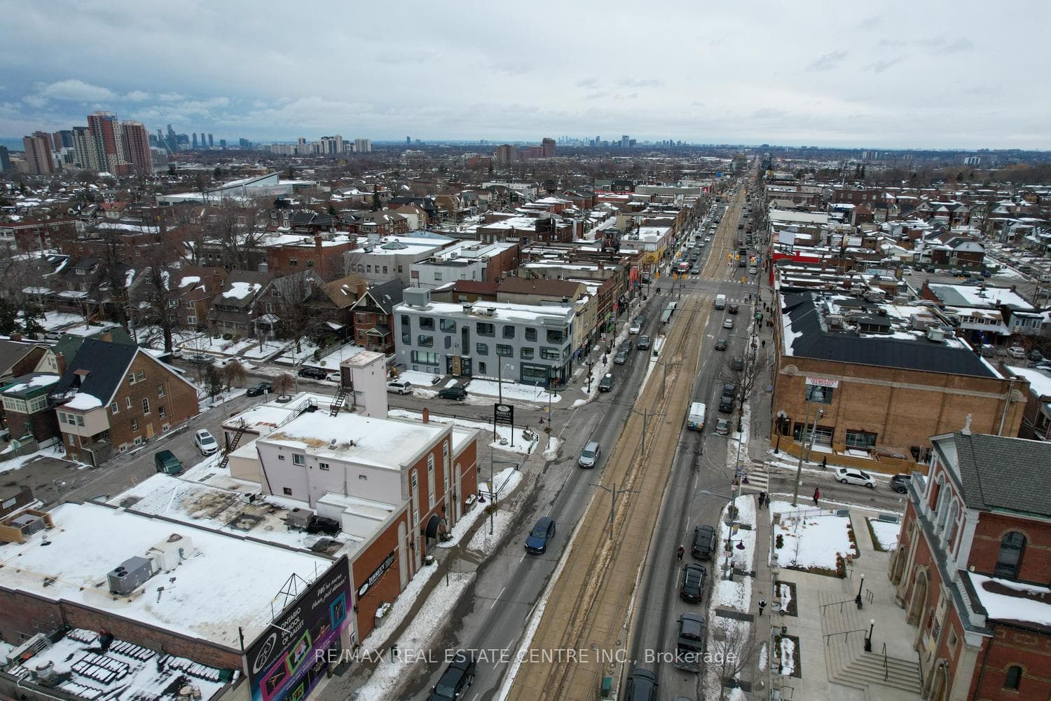 1127 St Clair Avenue photo 39