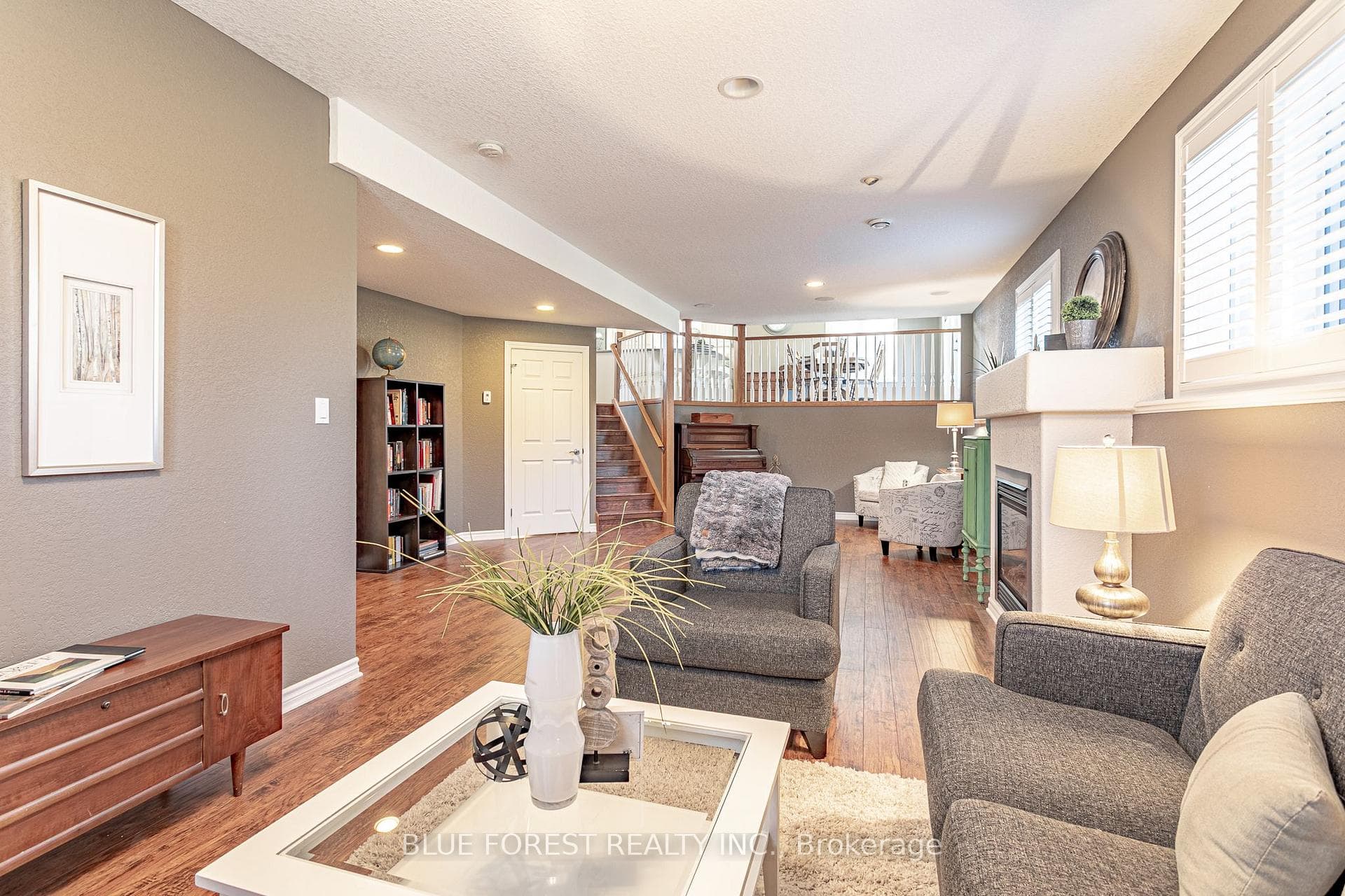 34 Hillview Drive photo 22