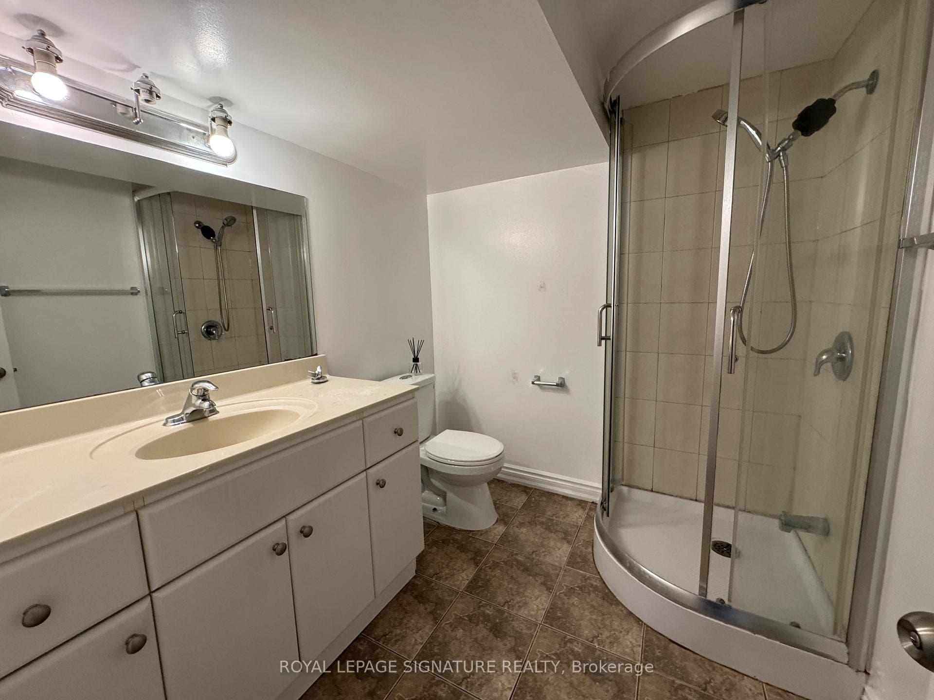 130 Budea Crescent Unit Bsmt photo 12