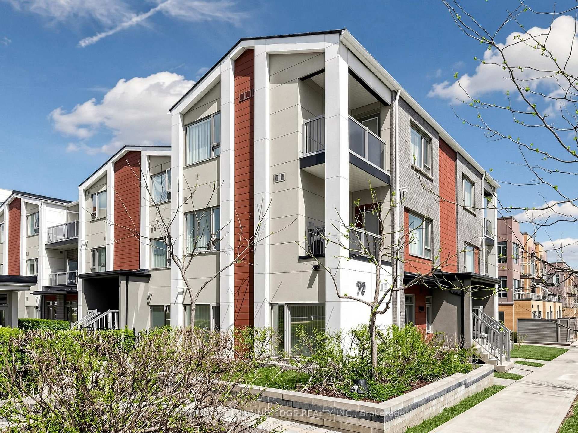 70 Orchid Place Drive Unit 14 photo 4