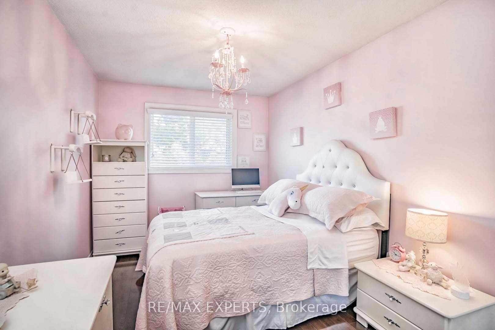 101 Morley Crescent photo 18