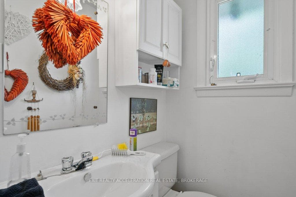 400 Dundas Street photo 17