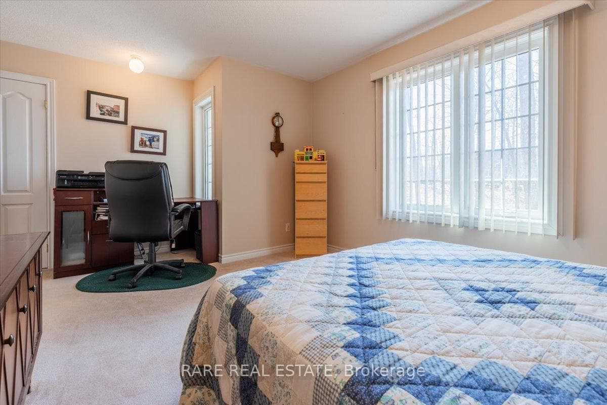 37 Boyd Crescent photo 9