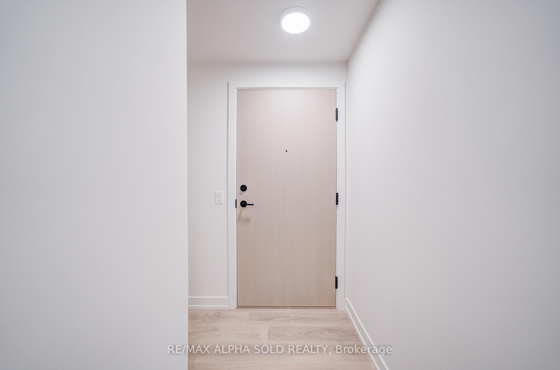 181 Sterling Road Unit 1519 photo 11