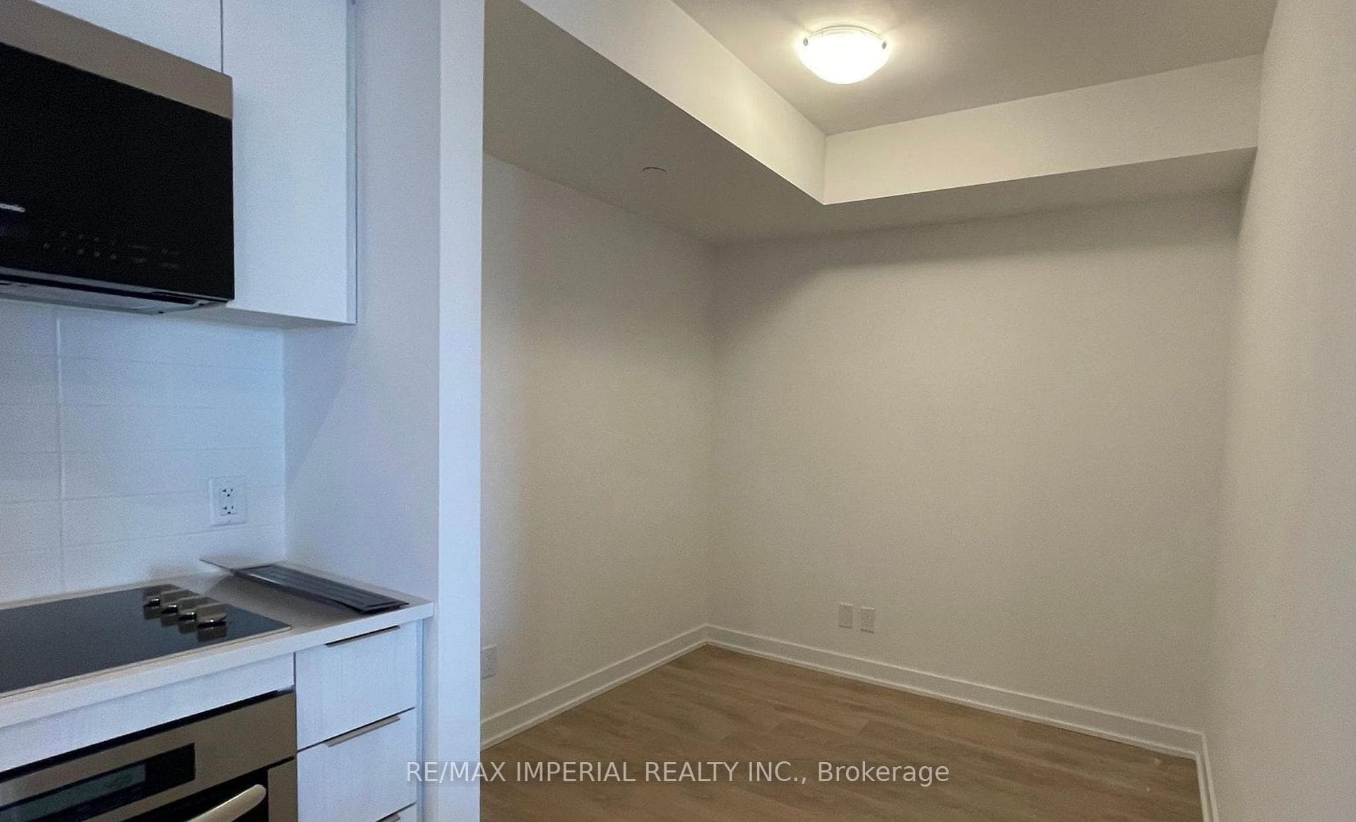 2033 KENNEDY Road Unit 2707 photo 11