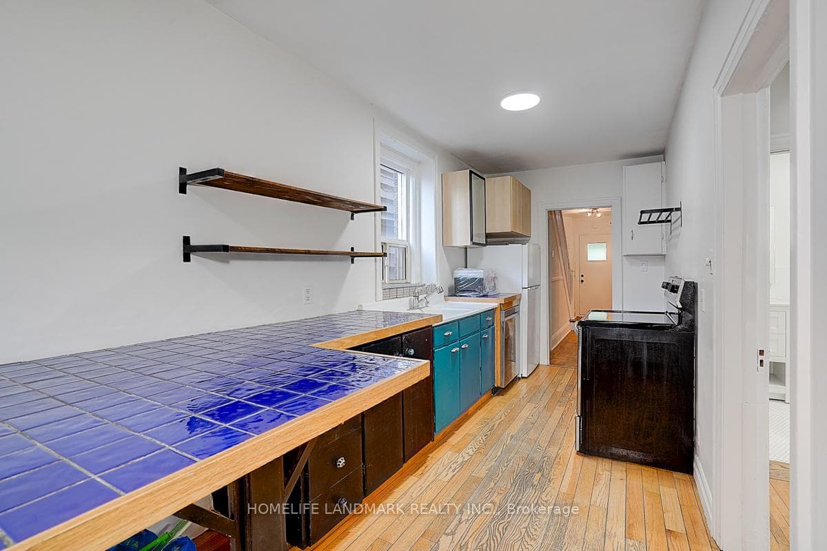 149 Euclid Avenue Unit Main and Upper photo 13