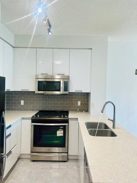 75 Eglinton Avenue Unit 506 photo 4