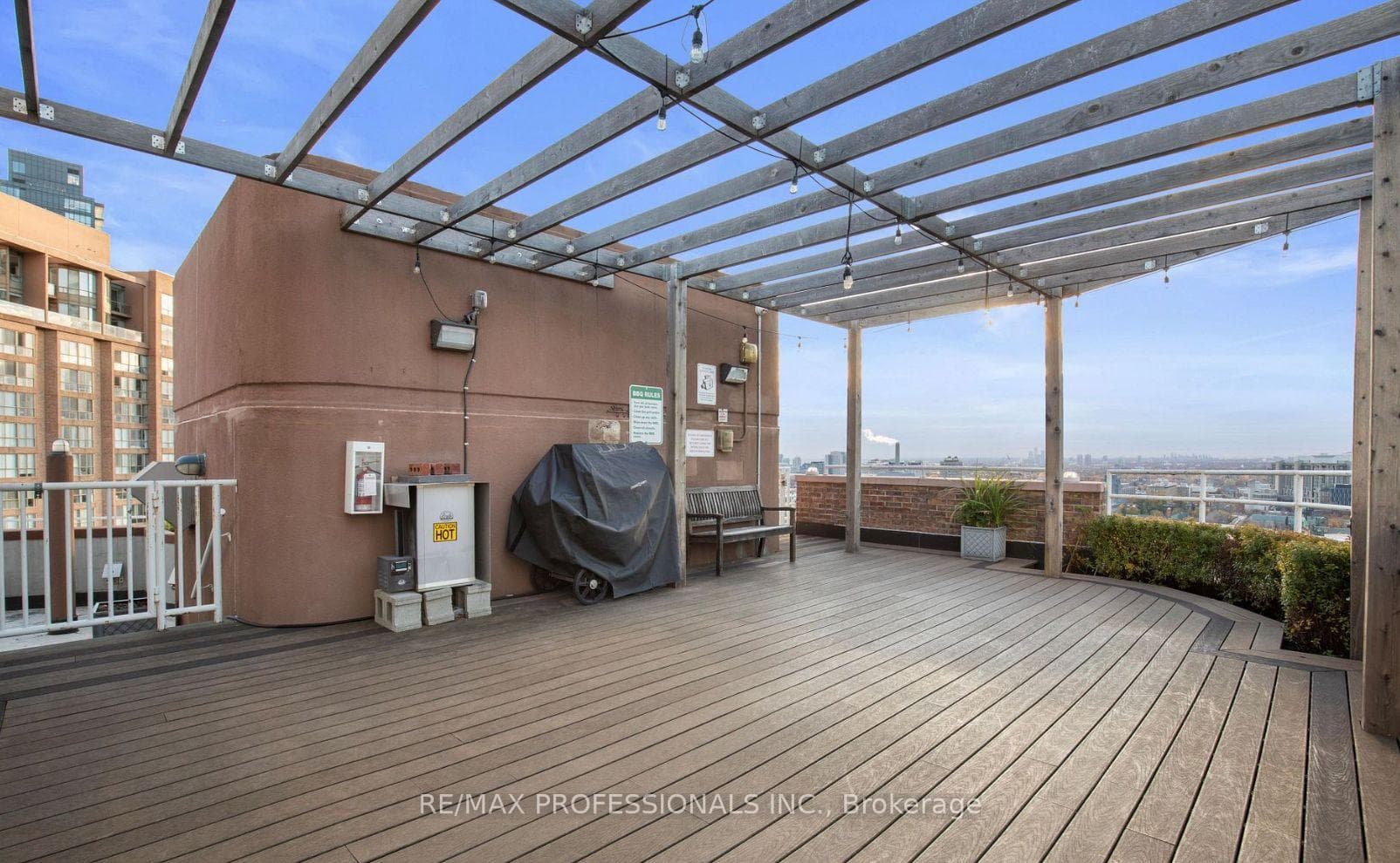 1055 Bay Street Unit 709 photo 22