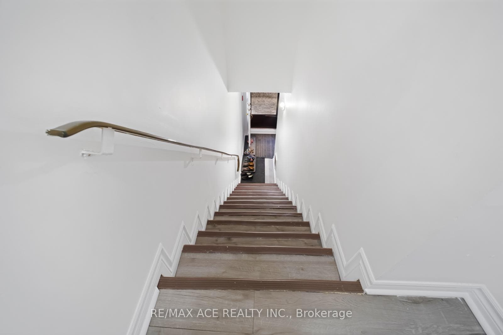 665 Kennedy Road Unit 101 photo 24