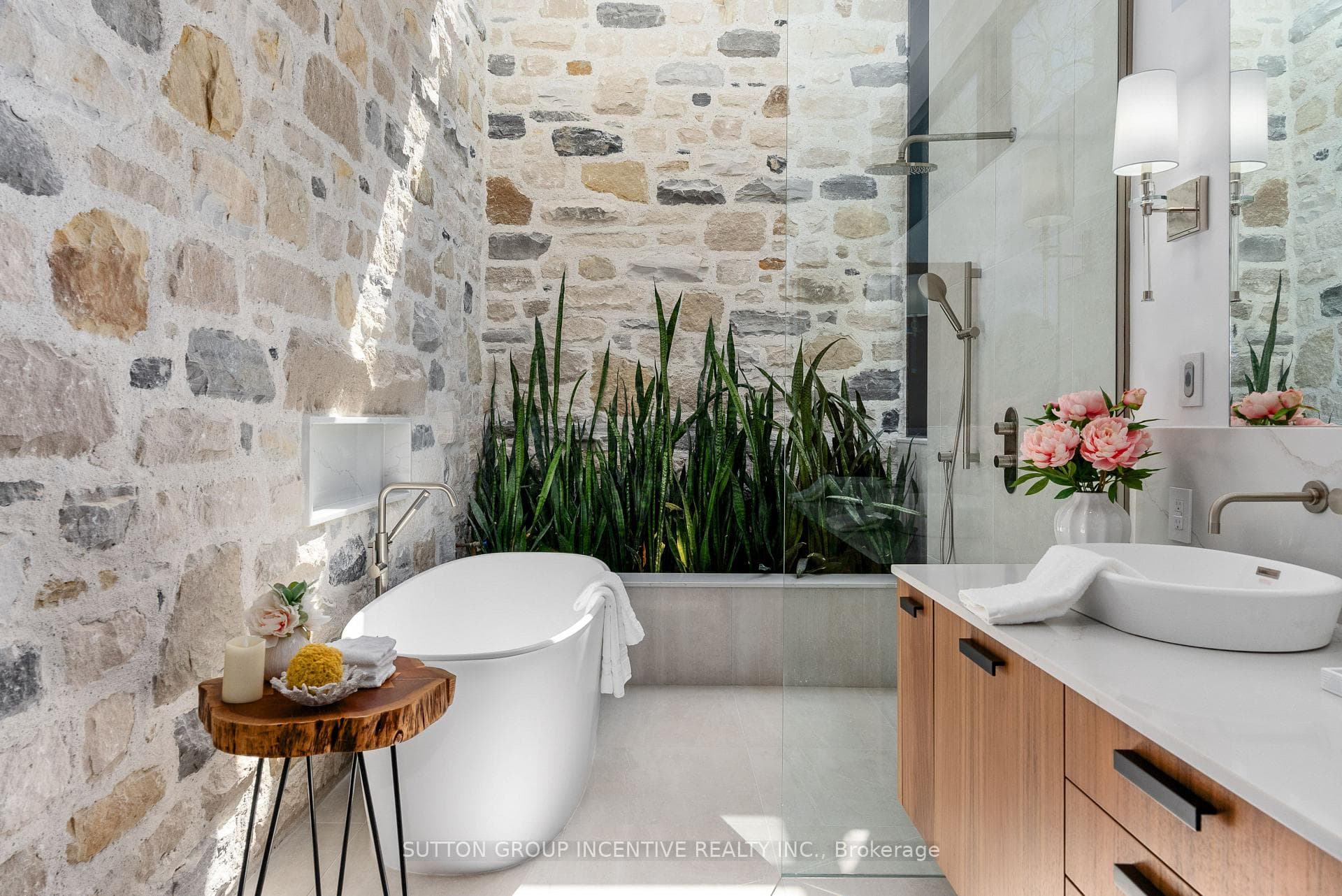 ENSUITE
