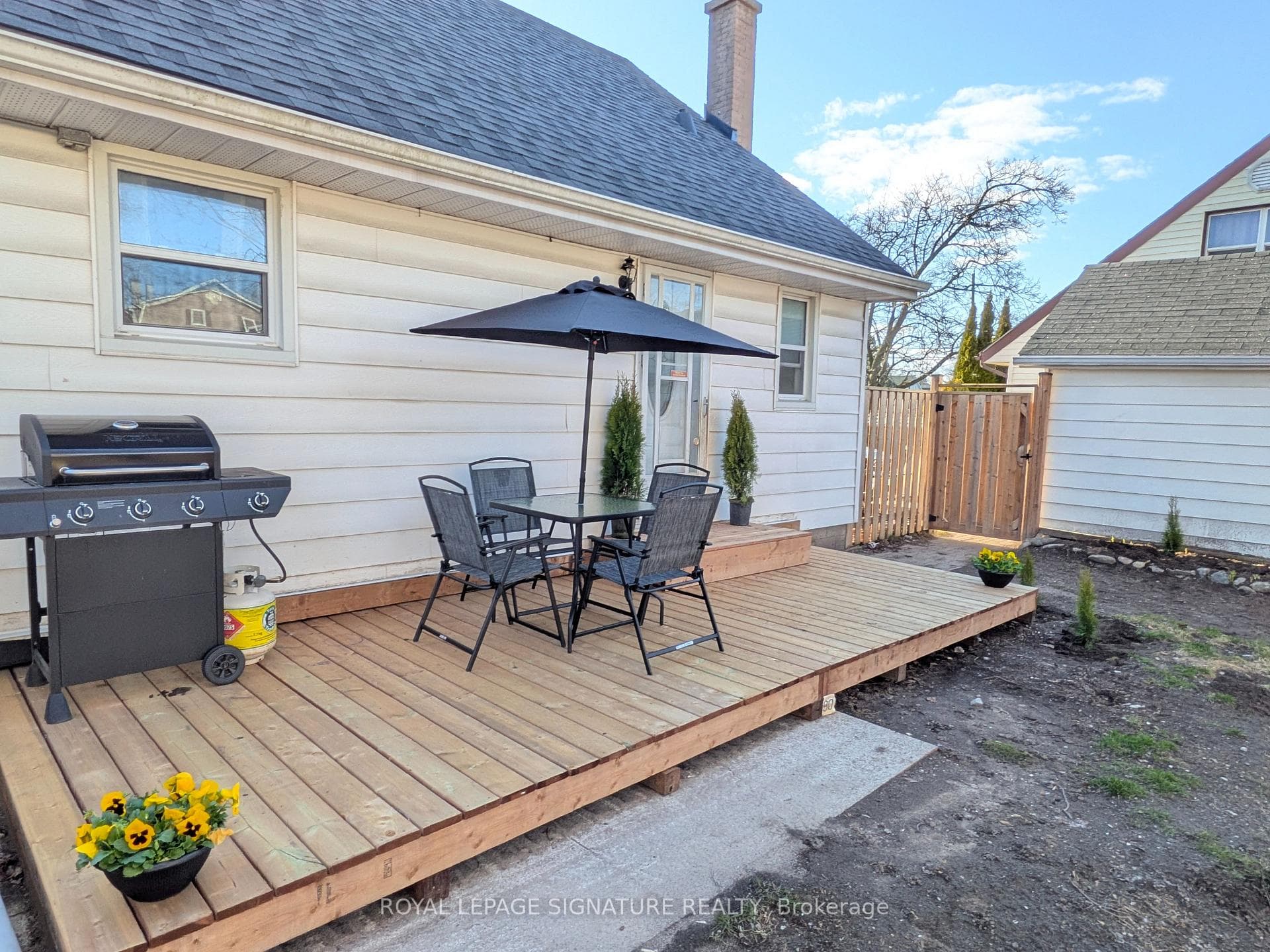 524 Burnham Street photo 34