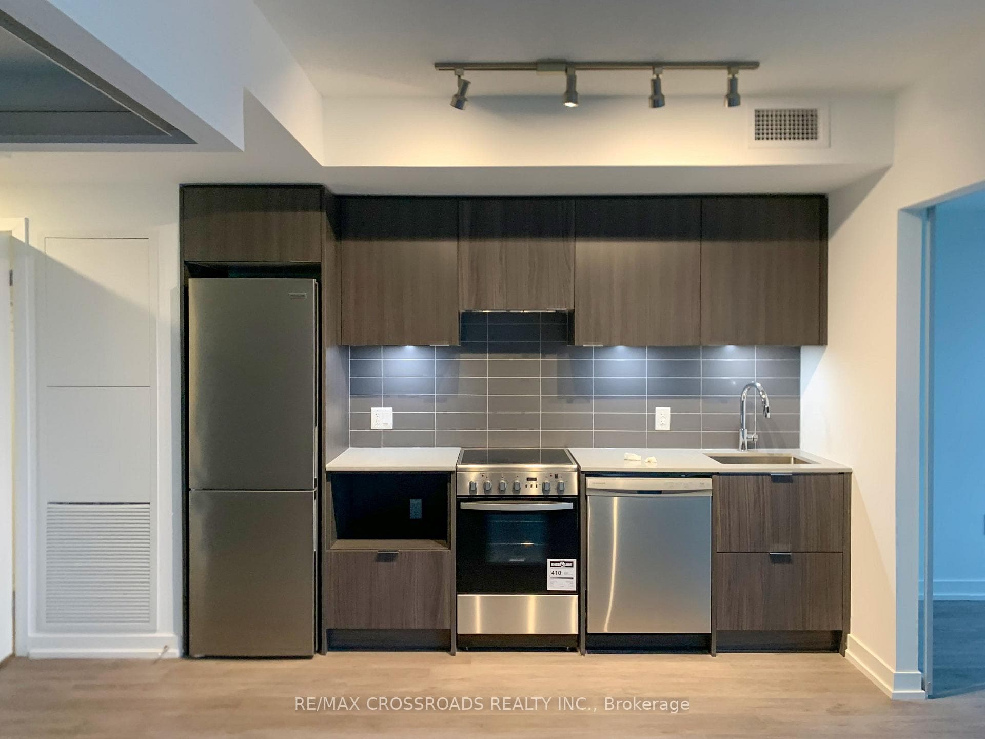 395 Bloor Street Unit 1606 photo 5