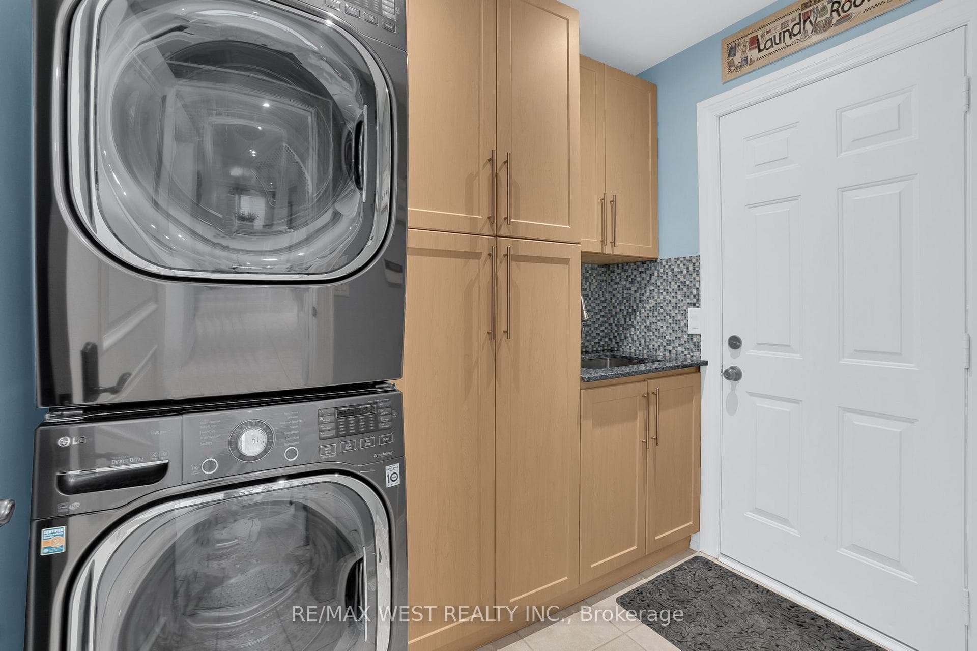 95 castelli Court photo 21
