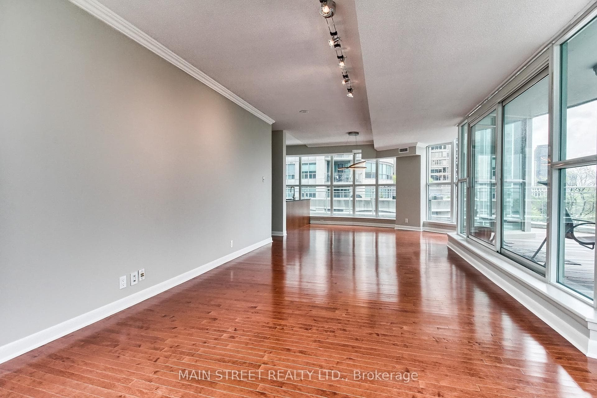 2067 Lake Shore Boulevard Unit 405 photo 12