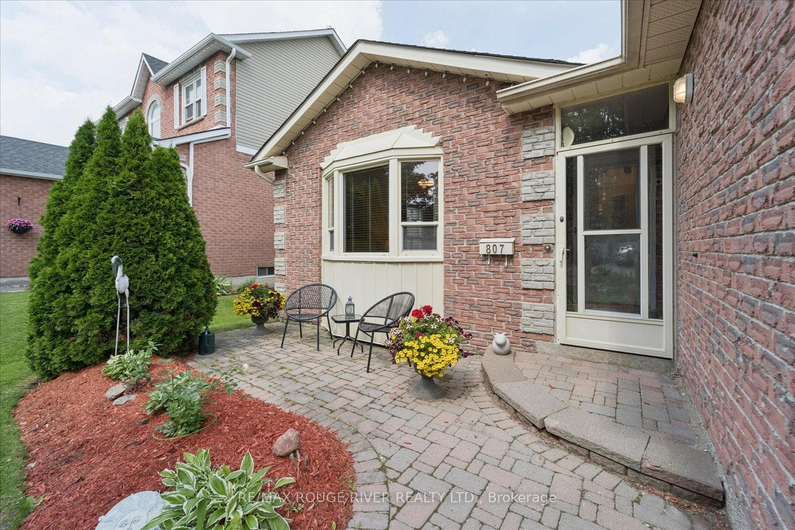 807 Red Maple Court photo 2